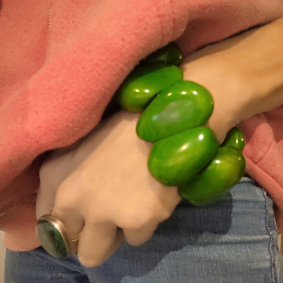 Vintage Green Marbled Bakelite Chunky Bracelet - Picture 5 of 6